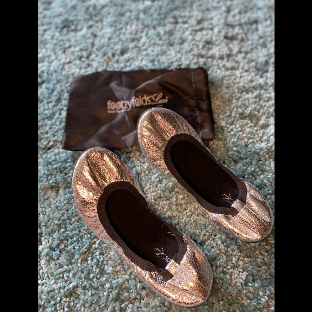 NWOT silver Footzyfold luxe slip on flats.